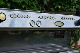 profesionální kávovar La Marzocco GB5 3gr - 12