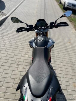Aprilia Dorsoduro 900 - 12