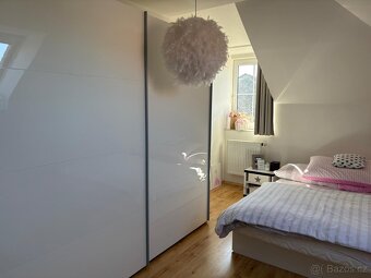 Samostatně stojící rodinný dům 284 m2 na pozemku 687 m2. - 12