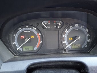 Škoda Fabia, 1,2i12v 47kw,rv8/2007,ČR,SERVISKA,KLIMA - 12