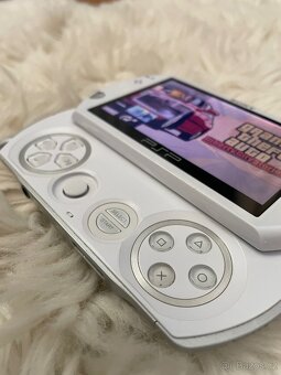 PSP GO - 12
