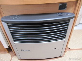 Prodám karavan Hobby 460 ufe,r.v.2010 + mover + předstan - 12