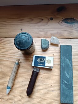 Sada holicích břitů Solingen+ brusné kameny+ doplňky - 12