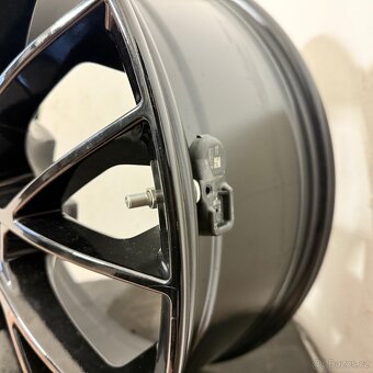 NOVÁ TOYOTA RAV4/HIGHLANDER 5x114,3 R19 ET39+TPMS - 12