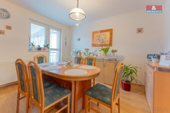 Prodej rodinného domu, 252 m², Vojkovice, ul. Hlavní - 12