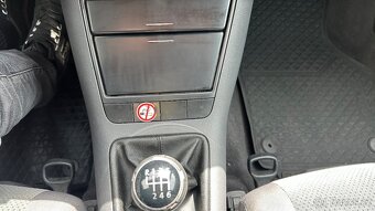 Volkswagen golf plus - bouraný - 12