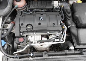 Peugeot 206 1,6 80 kW Digiklima Historie benzín - 12