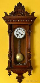 Prodám 34 ks TOP nástěnných hodin - 12