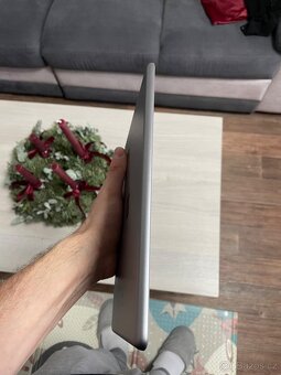 Prodám Apple iPad 6 generace 32GB - A1893 - 12