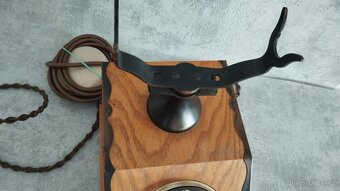 Starý telefon Tesla k dekoraci. - 12