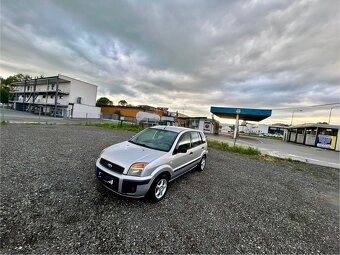 Ford Fusion - 12