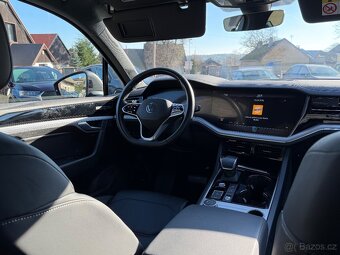 VW Touareg 3.0TSi V6 E HYBRID 2022 - MAX VÝBAVA - DPH - 12