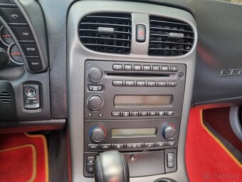 Chevrolet Corvette - 12