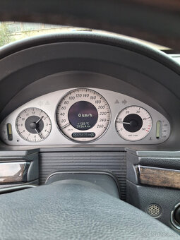 Prodám Mercedes Benz W211 kombi 320cdi rok výroby 2004 - 12