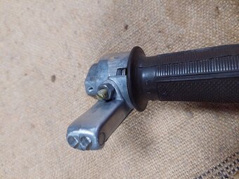 Řidítka rukojeť plynů rukojeť gumová M72 Dněpr Ural K750 - 12
