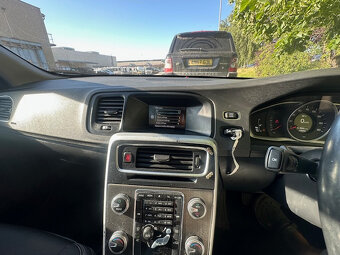 Volvo V60 1,6 D2 automat r.v. 2014 FACELIFT - 12