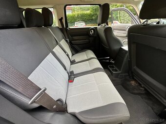 Dodge Nitro 2,8 CRDi 130 kW 4x4 - 12