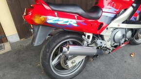 Kawasaki ZZR 600 - 12