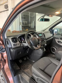 RENAULT TRAFIC - 12