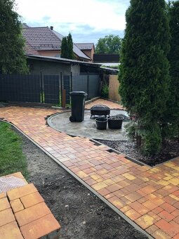 Pokládka zámkové dlažby a výkopové práce - 12