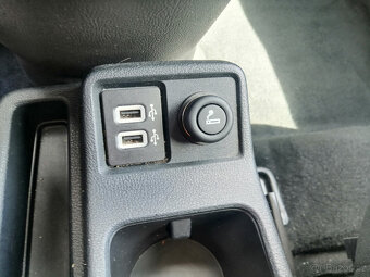 Ford Tourneo Connect 1,5 TDCi, automat, 7 míst TOP stav - 12