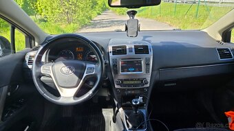 Toyota Avensis Combi 2.0 TDI nafta - 12