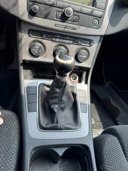 VW Passat Variant 2.0 TDI 3C tdi BMP 4X4  na náhradní díly - 12