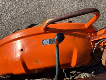 Malotraktor Kubota B5100 s originál kultivátorem - 12