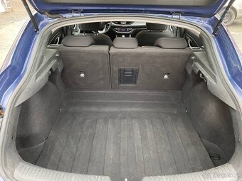 Hyundai i30 Fastback, Hezká výbava - 12