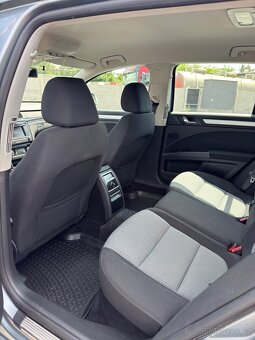Škoda Superb 2.0 TDI 125kW / Keyless / Vyhř. sklo + sedačky/ - 12