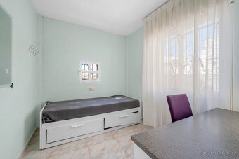 Okouzlující rohový řadový dům se 2 ložnicemi ve Španělsku - 12