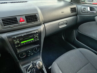 Škoda Octavia Combi 1.6i 75kW TOUR Ambiente - 12