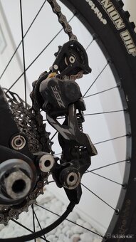 Sjezdové kolo Devinci Wilson Full Carbon 2016 - 12