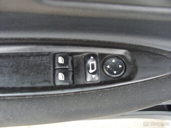Citroën C4, 1.6 HDi, 80 kW, klimatizace - 12
