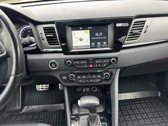 Kia Niro -1.6 77kw Hybrid koupeno v Čr-dědictví - 12