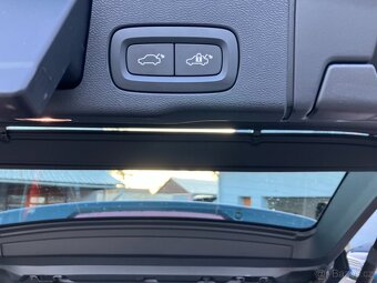 Volvo XC60 B4 AWD DIESEL CORE PLUS AUTOMAT / 2023, ČR / - 12