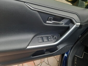 Toyota rav4 2,5 hybrid -lift naj 28 tis km 9/2023 - 12