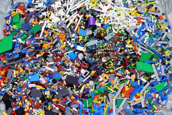 Lego 24,6 kg + návody - 12