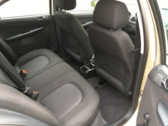 Škoda Fabia Sport 1.4 16V 55KW, naj. 159 tis km, klimatizace - 12