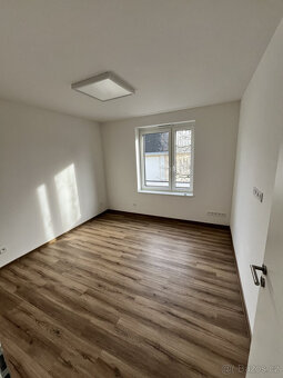 Pronájem bytu 4+kk a 72m2 terasa, 2x garáž, Tomkova, Hejčín, - 12
