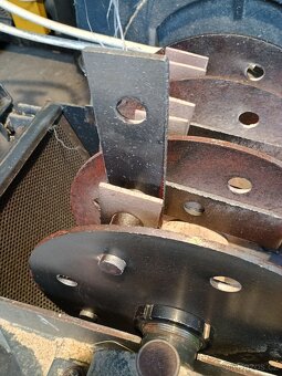 Prodám zánovní peletovací lis 10 kW a k němu drtič 11 kW - 12