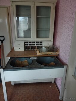 Starožitný nábytek - 12