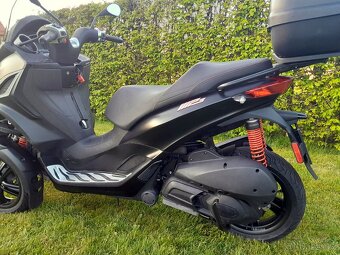 Piaggio MP3 300 HPE Sport ABS,ASR - 12