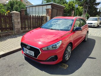Hyundai i30 1.4 T-gdi 103kw top stav - 12