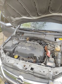 Opel Corsa 1.3 TDCi Meriva motor 51kw - 12