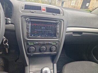 Skoda octavia 2 1.6 mpi lpg Rezervace - 12