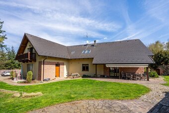 Prodej nadstandartního domu 342 m2 , s pozemkem 1534 m2, Sru - 12
