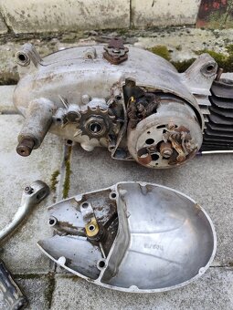 Motor Jawa 555 - 12