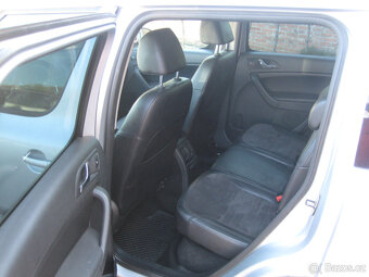 ŠKODA YETI 2.0TDi 125 KW 4x4 PANORAMA - 12