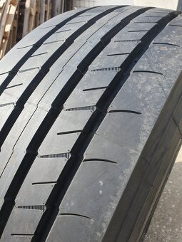 Pneu 385 / 65 R22,5 - 12